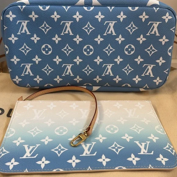 Brand new never used Louis Vuitton Blue and White Shoulder Bag Neverfull MM - Picture 12 of 15
